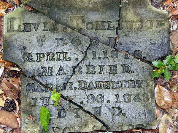 Gravestone of Levin and Sarah (Daugherty) Tomlinson