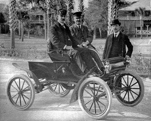 1903 Oldsmobile Curved-Dash runabout